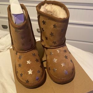 Toddler star chestnut uggs